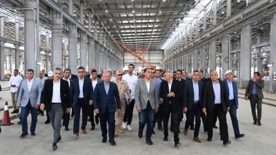 رئيس الوزراء يتفقد مصنع الشركة الوطنية المصرية لصناعات السكك الحديدية (نيرك)