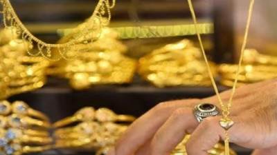 أسعار الذهب تتراجع بشكل طفيف في محلات الصاغة
