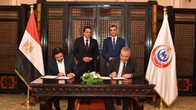 وزير الصحة يشهد توقيع بروتوكول تعاون بين هيئة الشراء الموحد ومعهد «جوستاف روسي»