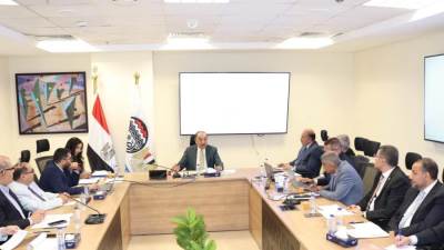 الشيمي: صناعة الدواء من القطاعات ذات الأولوية.. نحرص على تنميتها وتعميق التصنيع المحلي وتحقيق الاستدامة