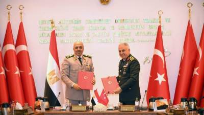 الفريق أحمد خليفة يعود إلى أرض الوطن بعد إنتهاء زيارته الرسمية لتركيا