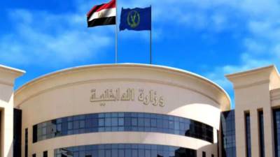 الداخلية: كشف ملابسات تضرر سيدة من تعدي بعض الأشخاص على نجلها بسلاح أبيض بالجيزة .. وضبطهم