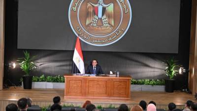 رئيس الوزراء يستقبل 150 شابًا وفتاة من القيادات الشبابية من 80 دولة