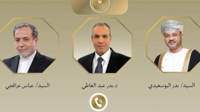 وزير الخارجية يُجري اتصالين هاتفيين مع نظيريه العماني والإيراني