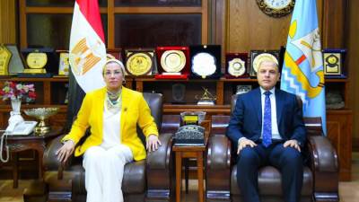 وزيرة البيئة تلتقى محافظ كفرالشيخ قبيل انطلاق مؤتمر "الابتكار من أجل مستقبل أخضر"