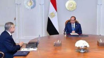 الرئيس السيسى يجتمع بأسامة ربيع ويطلع على تطورات حركة الملاحة بقناة السويس