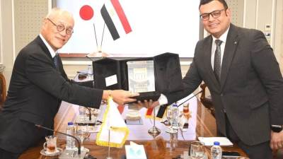 وزير الإسكان يستقبل السفير الياباني بالقاهرة لبحث سبل تعزيز التعاون بين البلدين