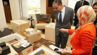 "عبدالعاطي" يشارك في إجراءات لجنة تسلم الأثار المشكلة من وزارة الخارجية ووزارة السياحة