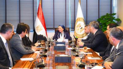 وزيرة البيئة تلتقي مجلس إدارة الجمعية المصرية لشباب الأعمال لبحث الاستثمار في المجال البيئي