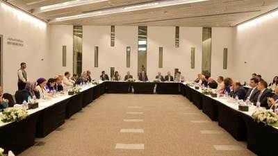 وزير السياحة يلتقي مع رؤساء مجالس إدارات وتحرير الصحف القومية والخاصة