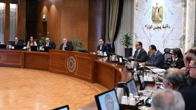 رئيس الوزراء يجتمع مع أعضاء اللجنة الاستشارية لتنمية الصادرات