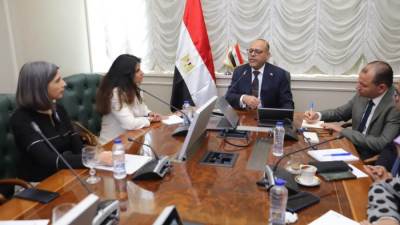 وزير العمل يلتقى فريق عمل من منظمة العمل الدولية.. ومناقشة البرنامج القطرى للعمل اللائق