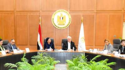 وزيرا التعليم والبيئة يبحثان مع مديرة مكتب اليونسكو الإقليمي التعاون في برنامج الإنسان والمحيط الحيوي