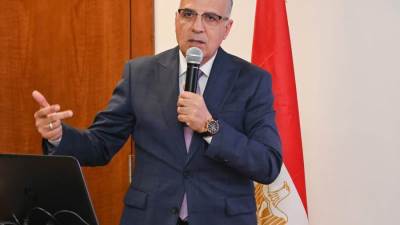 وزير الري يلتقي المهندسين الجدد الملتحقين للعمل حديثًا بوزارة الموارد المائية قبيل نهو تدريبهم بالأكاديمية العسكرية المصرية