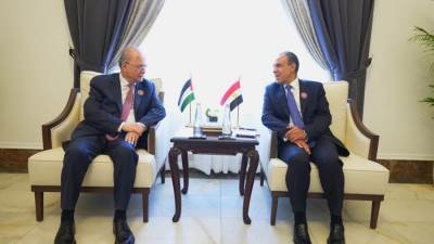 وزير الخارجية والهجرة يلتقي رئيس الوزراء وزير خارجية فلسطين