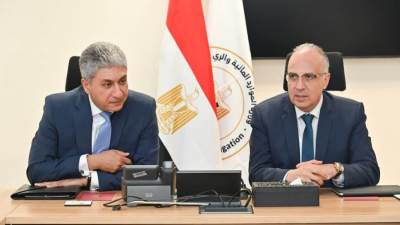 وزير الموارد المائية والري و وزير السياحة والآثار يبحثان خطوات تسهيل إجراءات إصدار التراخيص