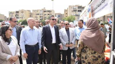وزير التموين ومحافظ القاهرة يفتتحان سوق اليوم الواحد بمدينة نصر