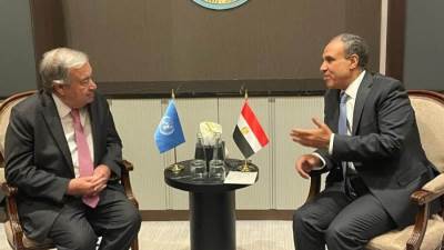 وزير الخارجية والهجرة يلتقي بالسكرتير العام للأمم المتحدة