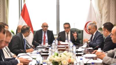 وزير الصحة يعقد اجتماعا مع وزير التربية والتعليم لمناقشة تعديل قانون التعليم