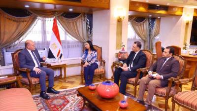 وزيرة التضامن الاجتماعي تلتقي رئيس جامعة سوهاج 