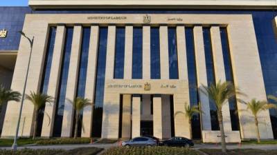 وزارة العمل: جميع خدمات "الوزارة" مجانية .. ولا وسطاء في فرص العمل بالداخل أو الخارج 
