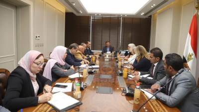 وزير الزراعة يستعرض مع البعثة الإشرافية ل "إيفاد" نتائج زيارتها لأنشطة مشروع التكيف في البيئات الصحراوية