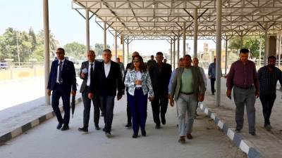  وزيرة التنمية المحلية تتفقد مشروعات المواقف والأسواق.. وتوجه بسرعة تشغيل مشروعات "حياة كريمة" المنتهية ودخولها الخدمة أمام المواطنين
