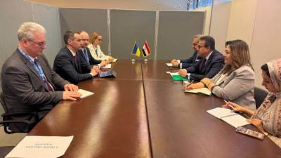 وزير الصحة والسكان يبحث سبل تعزيز التعاون في المجالات الصحية مع وزيري صحة لاتفيا وأوكرانيا