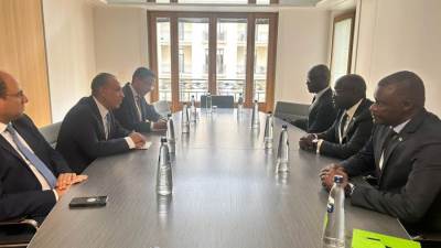  وزير الخارجية والهجرة يلتقى مع وزير الخارجية والتعاون الدولي الرواندي على هامش الاجتماع الوزاري الإفريقى الأوروبي