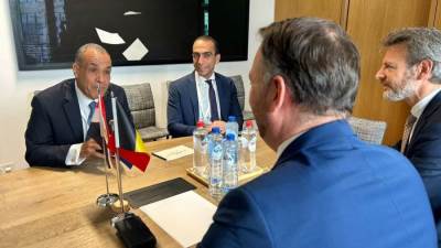 وزير الخارجية والهجرة يلتقى مع نائب رئيس الوزراء وزير خارجية بلجيكا على هامش الاجتماع الوزاري الإفريقى الأوروبي