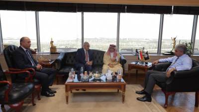 وزير السياحة يبحث مع رئيس المنظمة العربية للسياحة ترتيبات مؤتمر "دور المصارف في تنمية السياحة العربية"