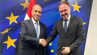 وزير الخارجية يلتقى مع المفوض الأوروبي للطاقة والإسكان