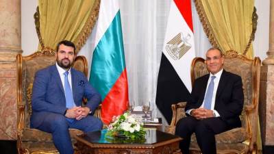 وزير الخارجية والهجرة يستقبل نظيره البلغاري