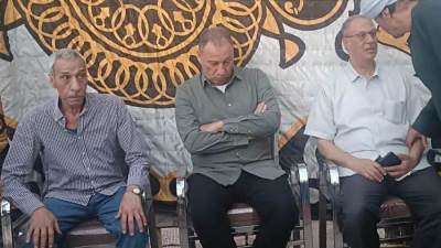 محمود الخطيب يتلقى عزاء شقيقته فى قنا