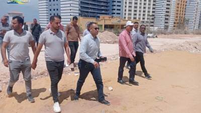 مسئولو "الإسكان" يتابعون المشروعات الجاري تنفيذها بالقرى السياحية