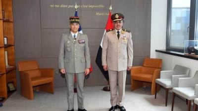 رئيس أركان حرب القوات المسلحة يعود إلى أرض الوطن بعد إنتهاء زيارته الرسمية لدولة فرنسا