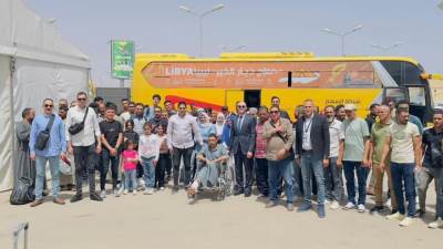 مصر تعيد 71 مواطنا مصريًا من ليبيا