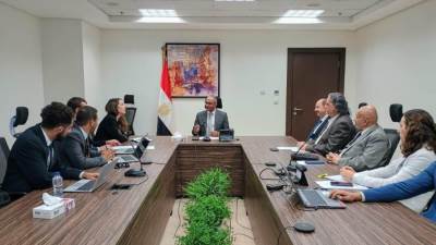 نائب الإسكان يستقبل بعثة الوكالة الفرنسية للتنمية لبحث مجالات التعاون