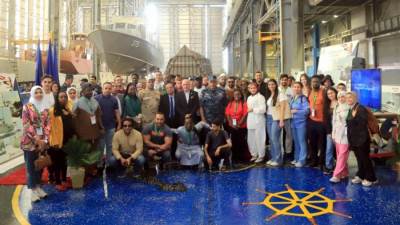 القوات المسلحة تنظم زيارات ميدانية لوفد من الشباب المصري والأجنبي لعدد من المنشآت العسكرية