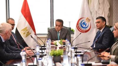  وزير الصحة يشهد توقيع بروتوكول تعاون بين شركة “Zimmer” و “AZM”