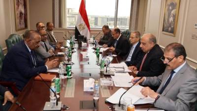 وزير الكهرباء يبحث مع وزير النفط والطاقة السوداني سبل دعم وتعزيز الشراكة والتعاون في مجالات الكهرباء وإعادة بناء وتأهيل الشبكات