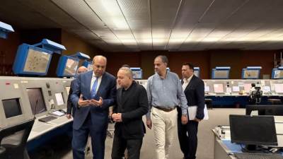 وزير الطيران المدني: تطوير منظومة الملاحة الجوية أولوية وطنية