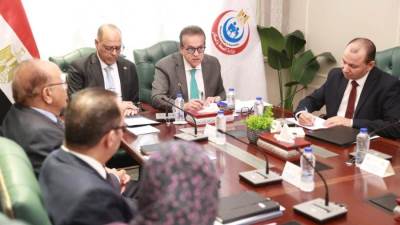  وزير الصحة يستقبل وزير العمل لبحث آليات تنظيم مهنة "مساعد الخدمات الصحية" ووضع برامج تأهيل معتمدة للتدريب والتراخيص