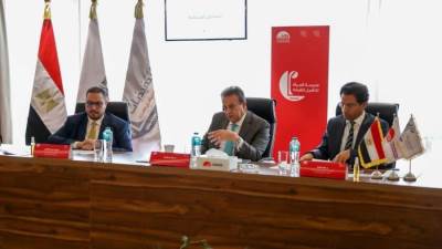 وزير الصحة يترأس إحدى لجان اختبارات القبول لبرنامج "المرأة تقود للتنفيذيات" 