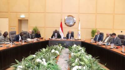  وزير الصناعة والنقل يستقبل وزير البنية التحتية وفك العزلة وصيانة الطرق بجمهورية تشاد