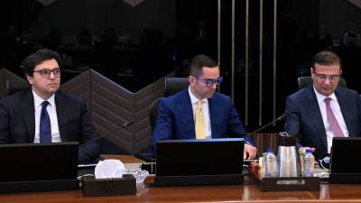 وزير الاستثمار والتجارة الخارجية يقدّم عرضًا بشأن إعداد خريطة استثمارية وطنية شاملة