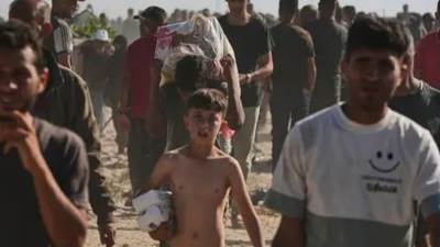 "الأونروا" تطالب بالعودة إلى الآليات القديمة لـ توزيع المساعدات لتفادي الفوضى في غزة