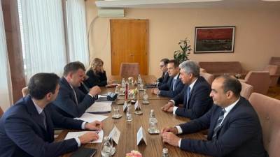 وزير السياحة يستكمل لقاءاته الرسمية خلال زيارته لجمهورية صربيا بلقاء وزير السياحة والشباب الصربي