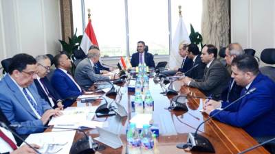 وزير التموين يجتمع برئيس مجلس إدارة شركة مطاحن ومخابز شمال القاهرة لمتابعة خطة التطوير