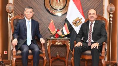 وزير قطاع الأعمال العام يستقبل السفير الصيني بالقاهرة لبحث تعزيز التعاون الاقتصادي والتجاري وفرص الاستثمار والشراكة